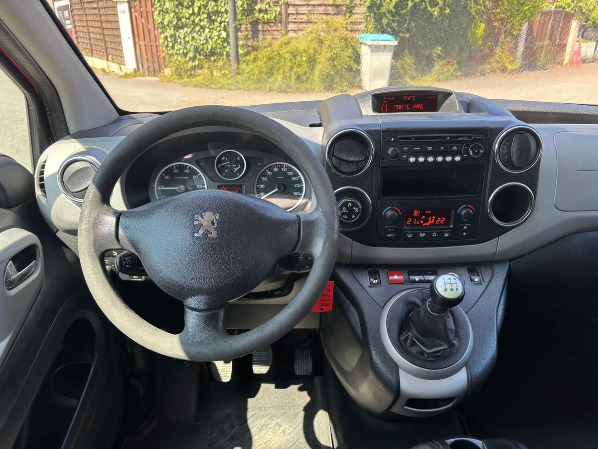 Peugeot Partner 1.6 HDi Outdoor Pack - ATTELAGE -  Révisé - Garantie