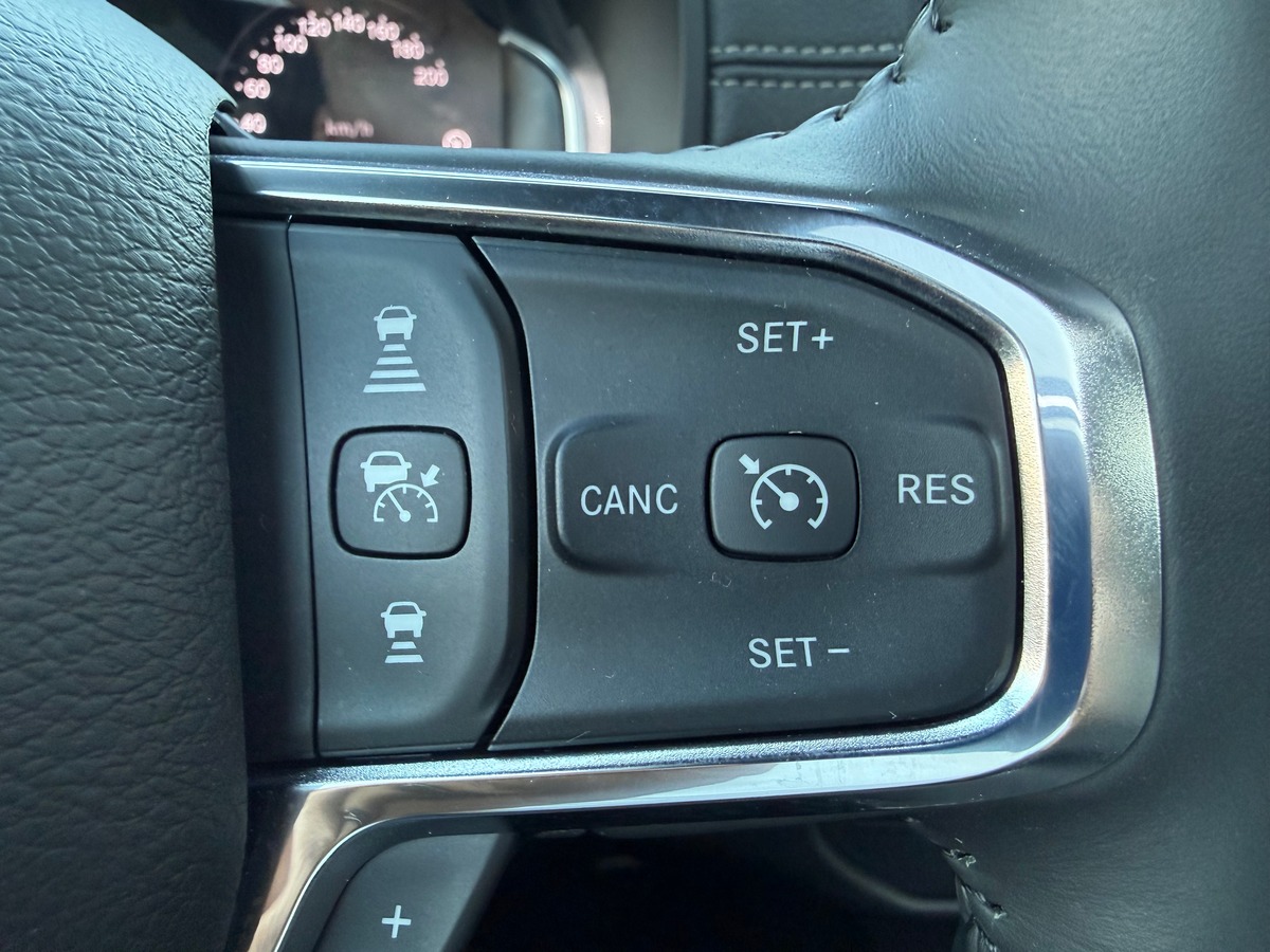 Dodge RAM 1500 LARAMIE SPORT NIGHT EDITION 402 CH / TVA / CARNET / 21663 KMS