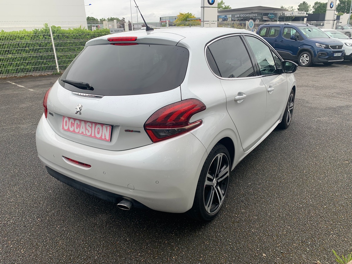 Peugeot 208 110 ch | GT Line | Régulateur de vitesse | Apple car Play Android Auto