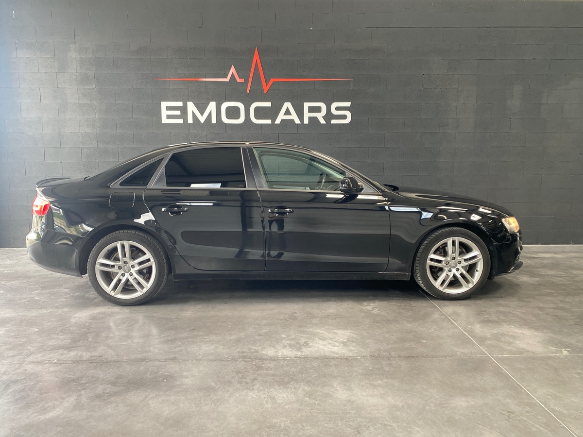 Audi A4 IV (2) 2.0 TDI 120 AMBIENTE