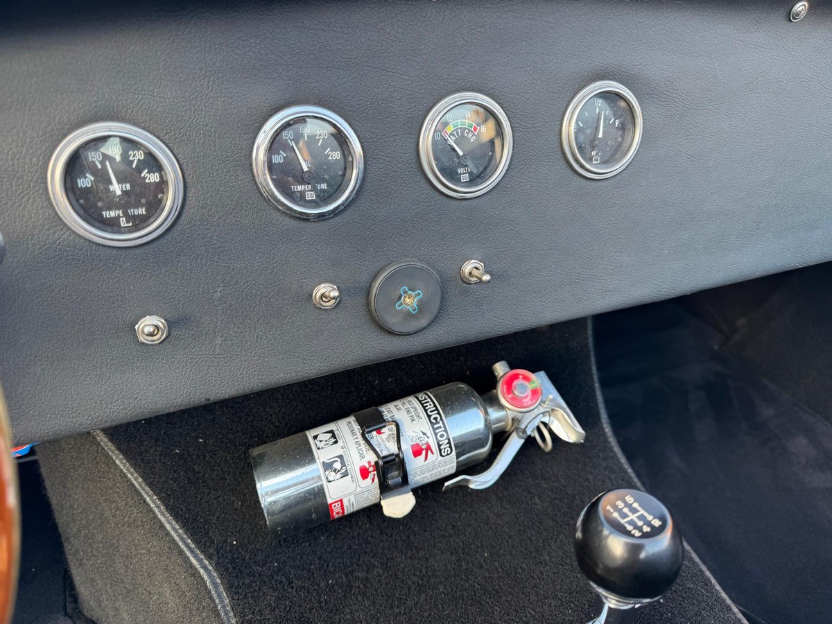 AC Cobra 289 FIA 6.4/390 Edelbrock 450cv - Restauré