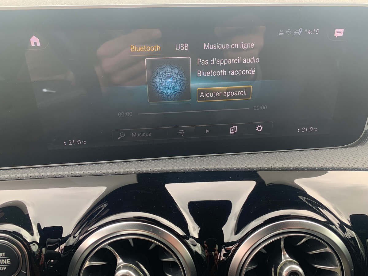 Mercedes-Benz Classe A 225 ch | AMG LINE | Toit ouvrant panoramique | Eclairage d'Ambiance | 4 MATIC