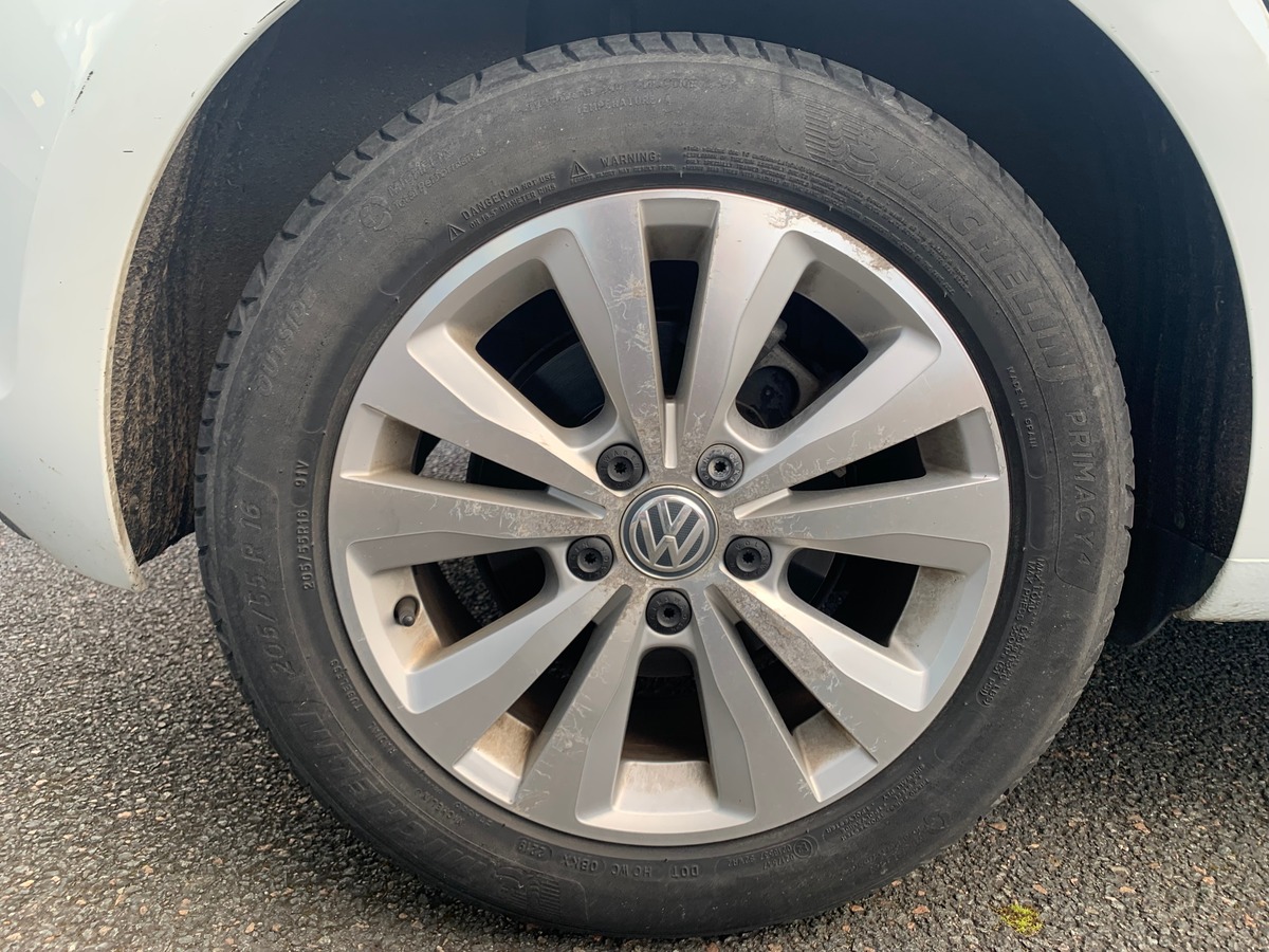 Volkswagen GOLF 7 105 ch | Confortline | Toit ouvrant | Régulateur de vitesse | Radar avant et arriére