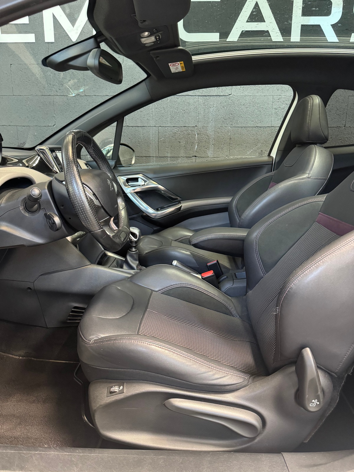 Peugeot 208 XY JBL 1.6 e-HDi 115 BVM6 Park Assist