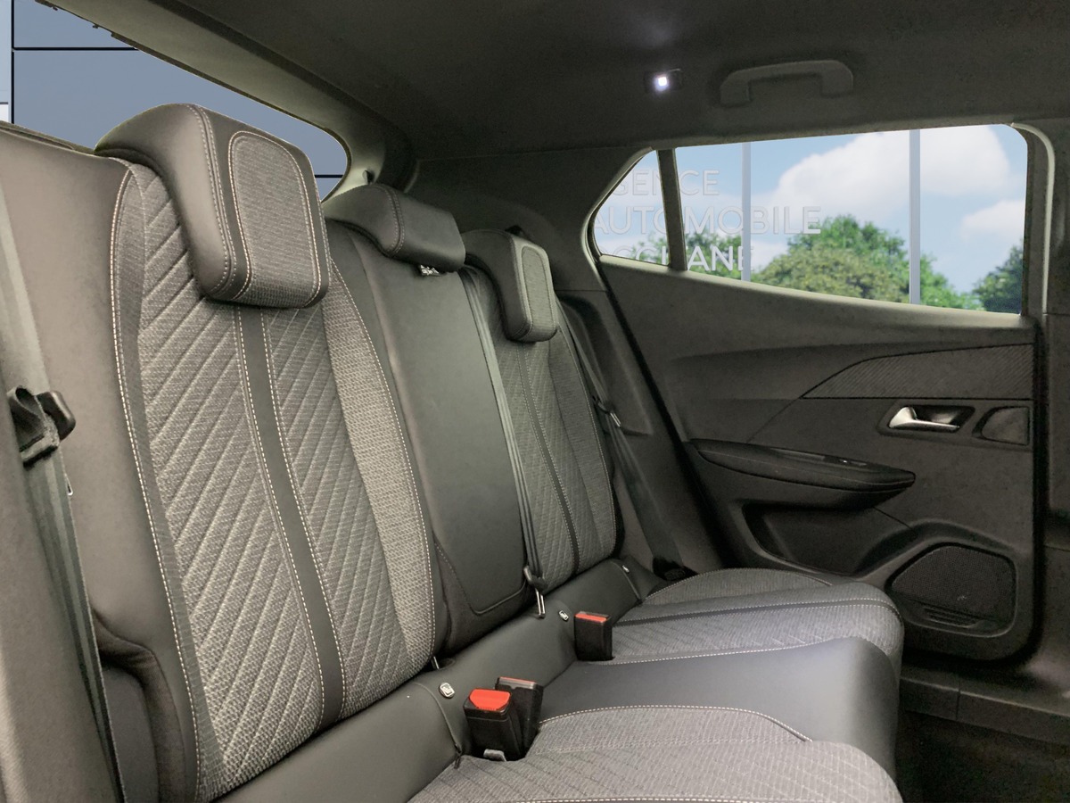 Peugeot 2008 NOUVEAU HYBRID 145 E-DCS6 ALLURE