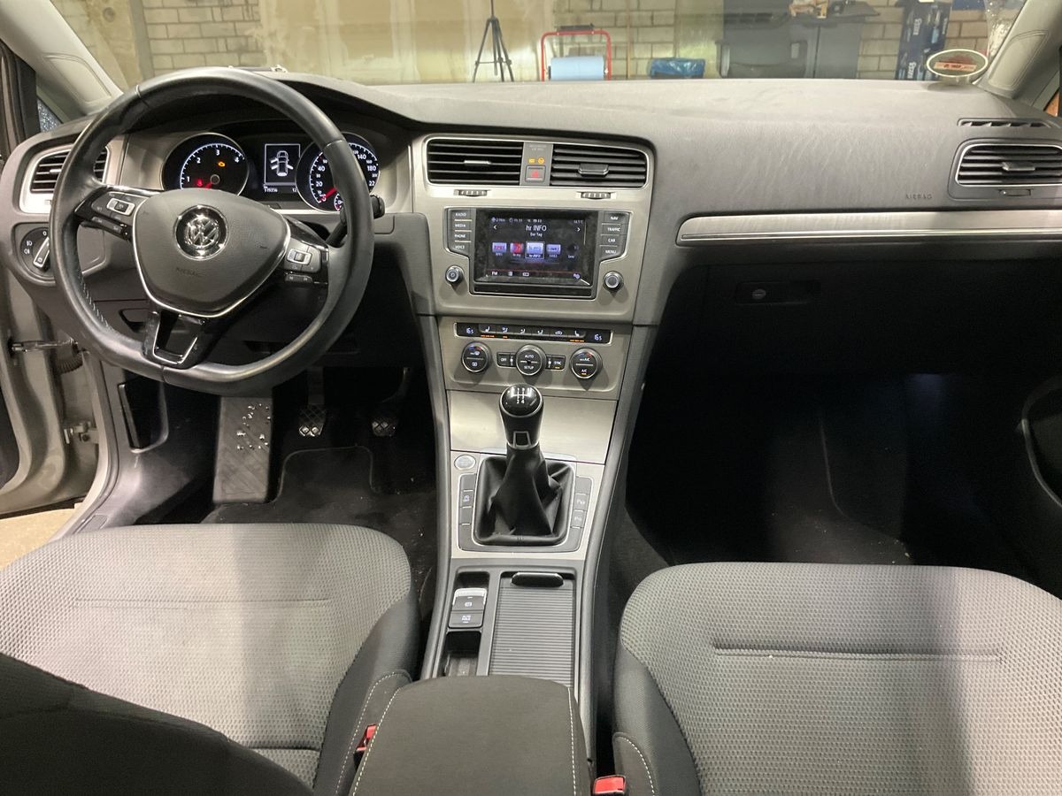 Volkswagen Golf VII 1.6 TDi 105 Confortline