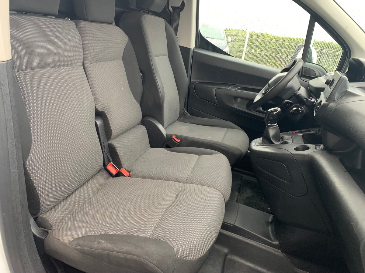 Peugeot Partner 100 ch | PREMIUM | Régulateur de vitesse | Radar de recul | Climatisation | 3 places