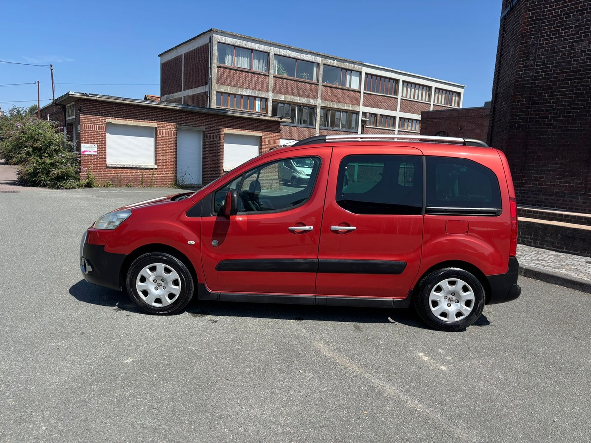 Peugeot Partner 1.6 HDi Outdoor Pack - ATTELAGE -  Révisé - Garantie