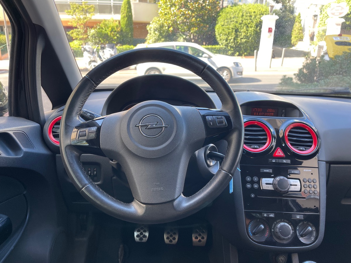 Opel Corsa 1.4 100 CV / Km Réel / Jantes Noires / Clim / Moteur à Chaine