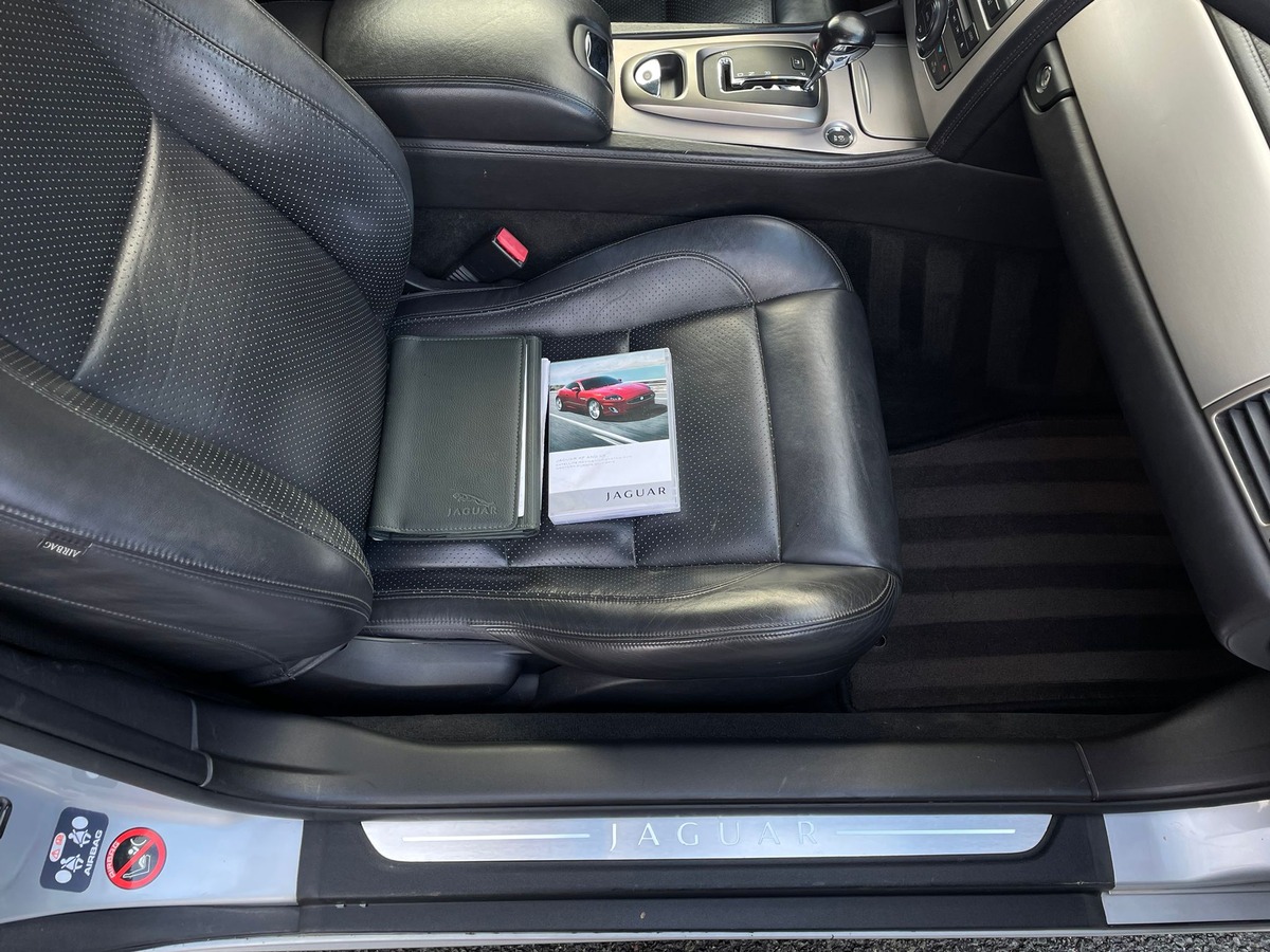 Jaguar XK V8 4.2