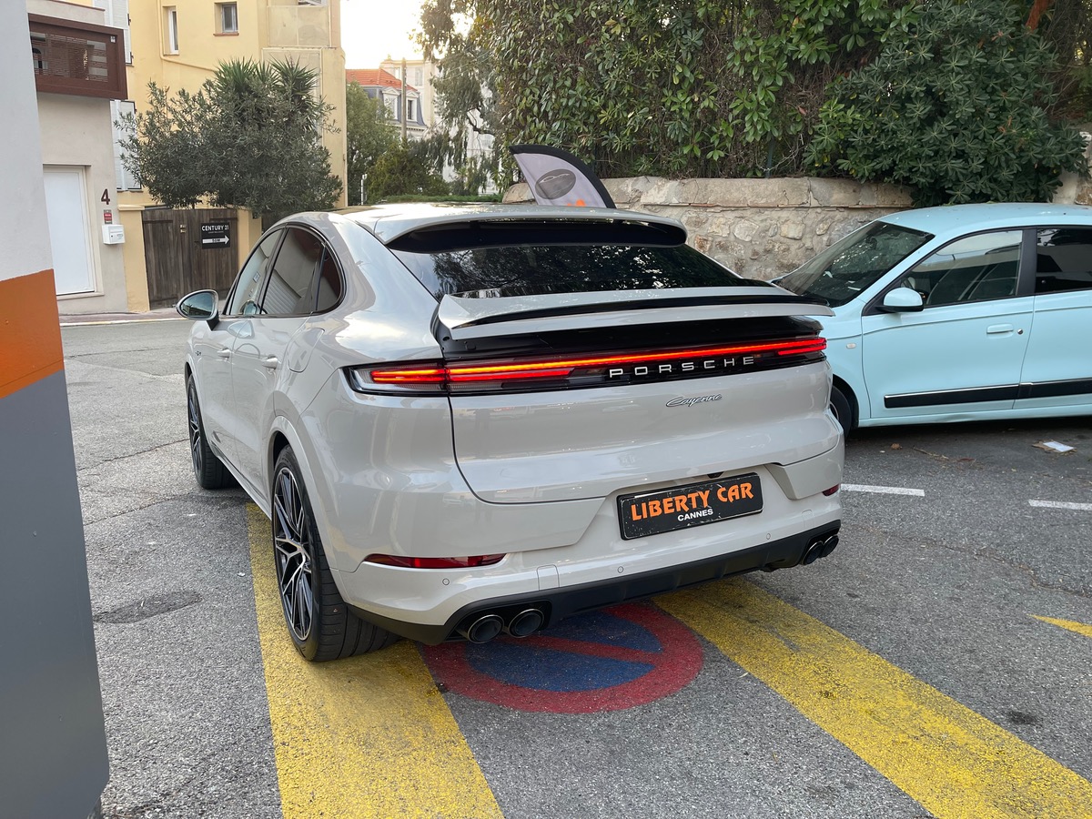 Porsche Cayenne Coupé E hybrid 3.0 i V6 470 304 CV / Echappement Sport / Jantes Spyder/ Pack Chrono