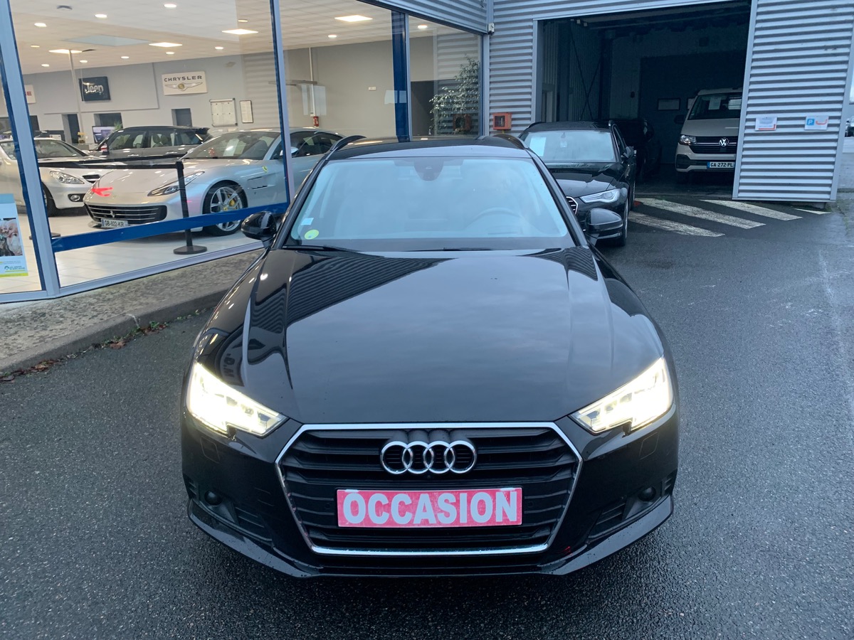 Audi A4 Avant 150 ch | Caméra 360° | Virtual cockpit |  Attelage amovible | Sièges chauffants