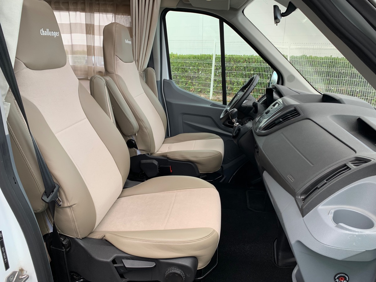 Ford Challenger 155 ch | 2,2 litres | GENESIS 288 EB Profilé | 3 Couchages | Caméra de recul