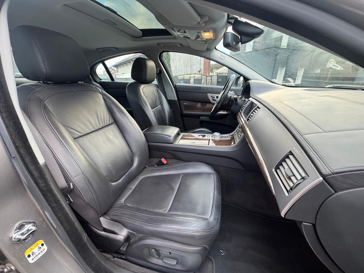 Jaguar XF 3.0 V6 Premium Luxury - Révisé - Garantie