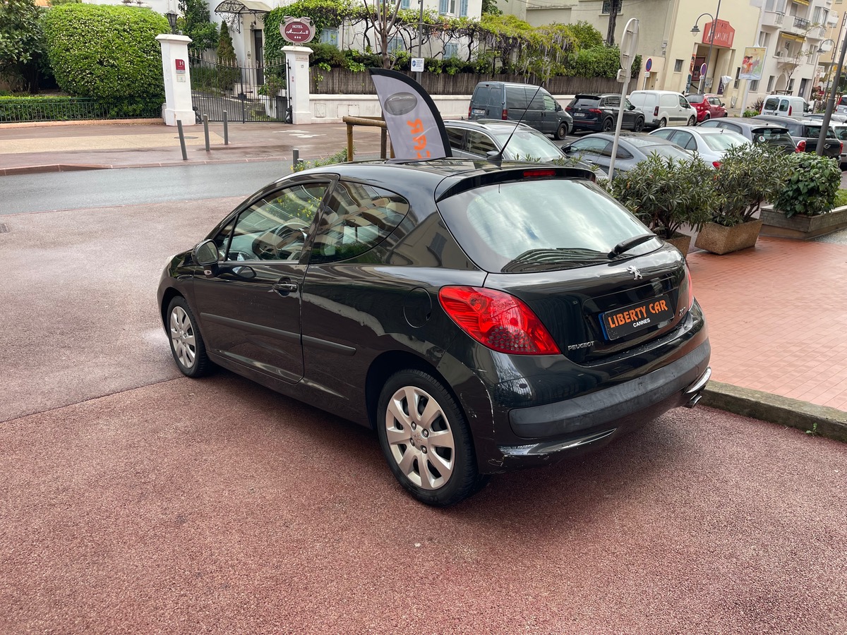 Peugeot 207 1.6 HDI 90 CV / Toit Panoramique / KM réel/ Courroie Neuve/ Clim