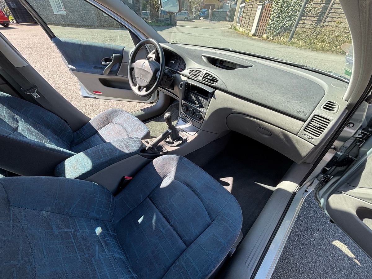 RENAULT Laguna II 1.6 107 - Finition Authentique - Garantie - Distribution neuve - Attelage