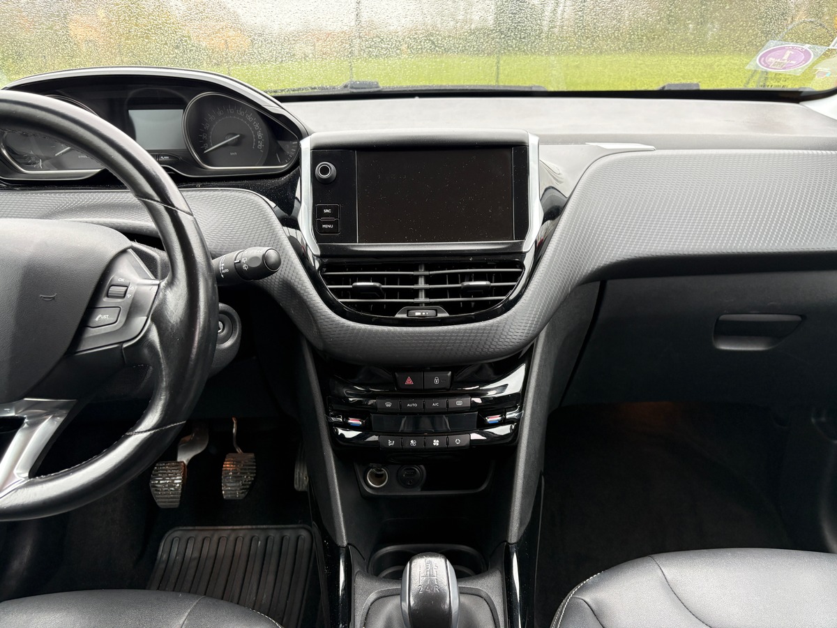 Peugeot 2008 1.2 110CH  Version ALLURE