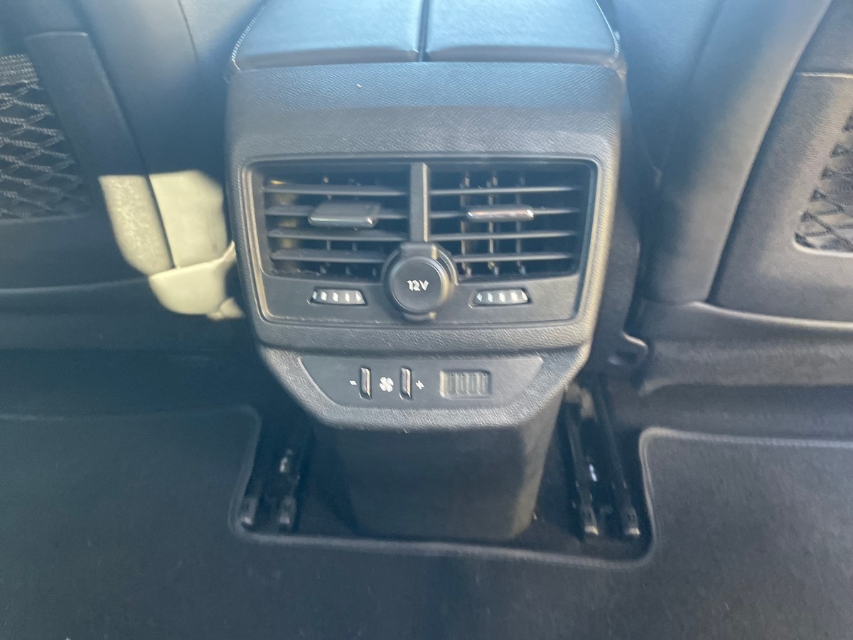 Peugeot 5008 1.5 BlueHDi EAT8 130 cv Boîte auto CARPLAY - 7 PLACES - CLIM AUTO - CAMERA DE RECUL