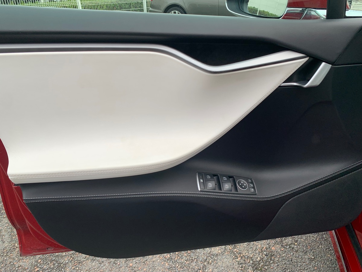 Tesla Model S 75D Dual Motor | GPS | Caméra recul | Ouverture du coffre mains libres | Phares LED