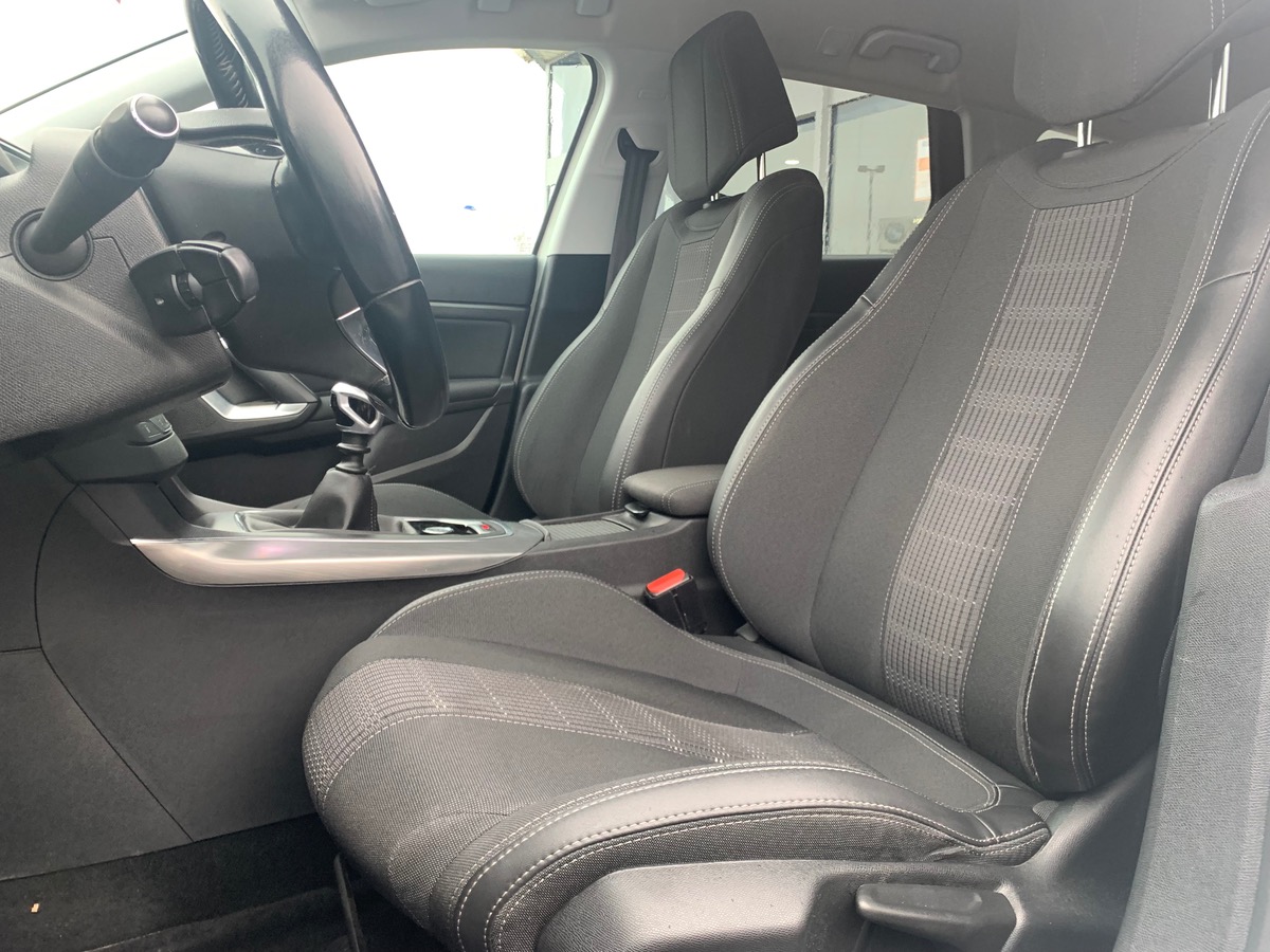 Peugeot 308 SW 130 ch | Allure | Régulateur vitesse | Mirror Screen | Attelage | Radars stationnement