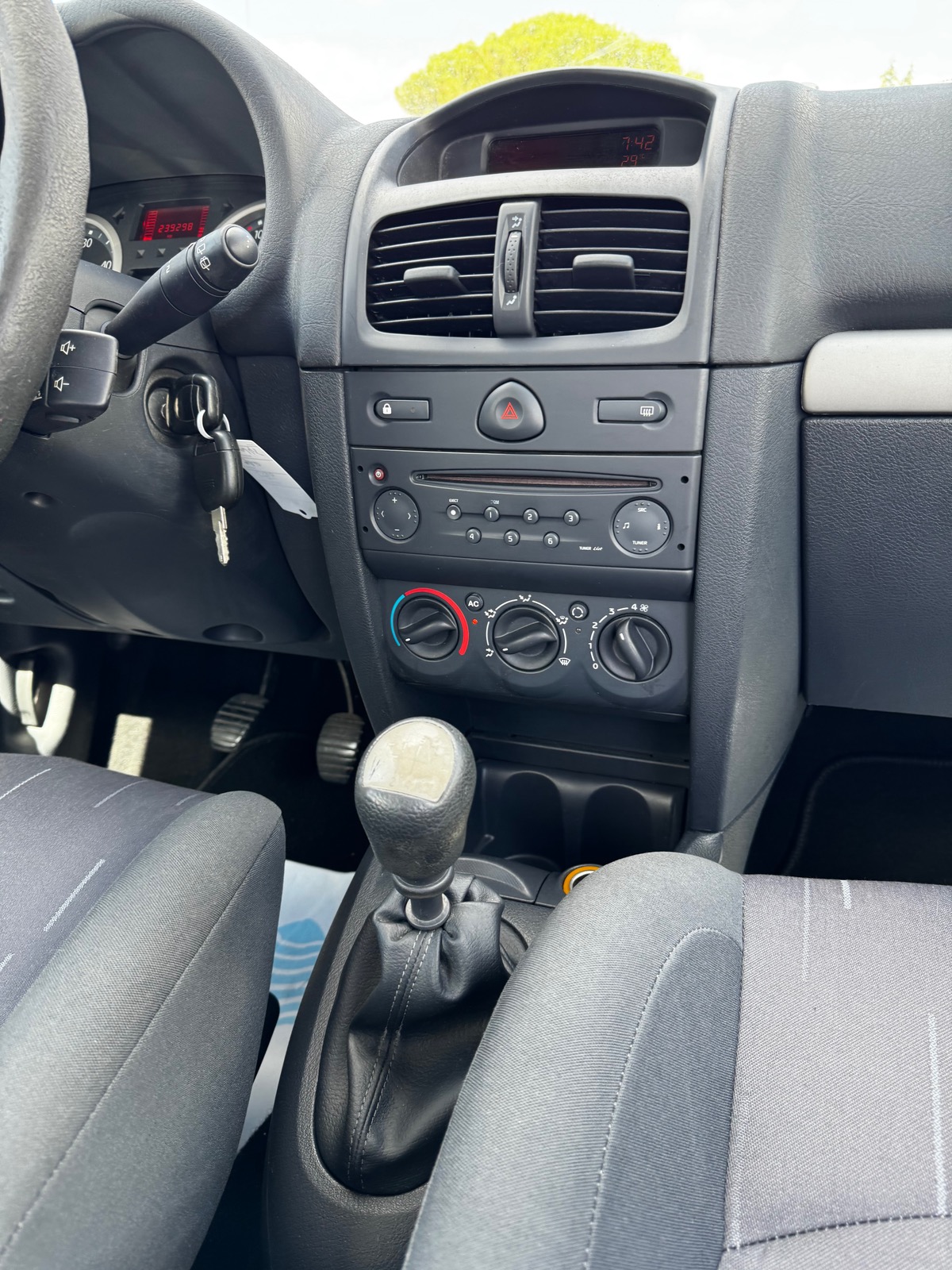 RENAULT Clio 1.5 DCI 80 CV CONFORT DYNAMIQUE / DISTRIBUTION + EMBRAYAGE NEUFS / PREMIERE MAIN