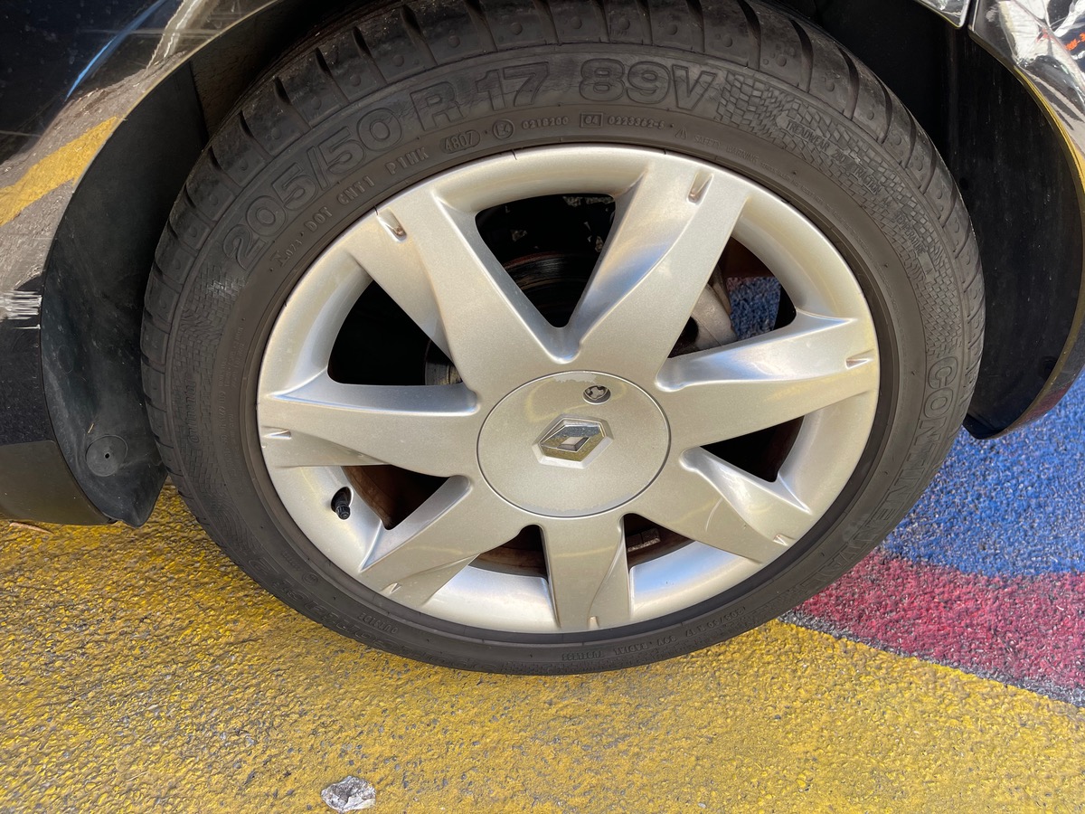 RENAULT Megane 1.6 i 111 CV / Km Réel / 2 ème Main / Boite Auto / 5 Portes / Clim