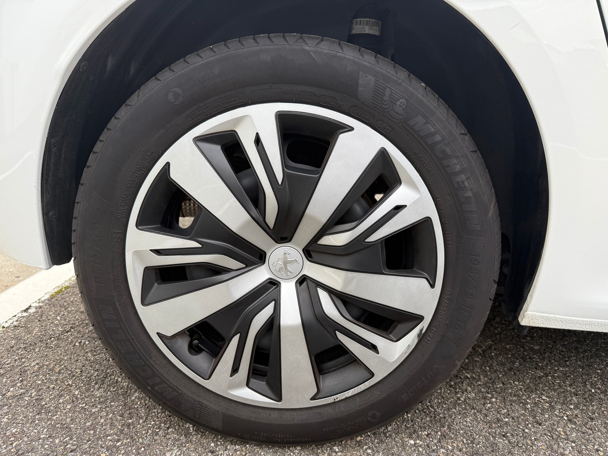 Peugeot 208 II 5 Portes 1.2 PureTech EAT8 S&S 100 cv, Suivi COMPLET