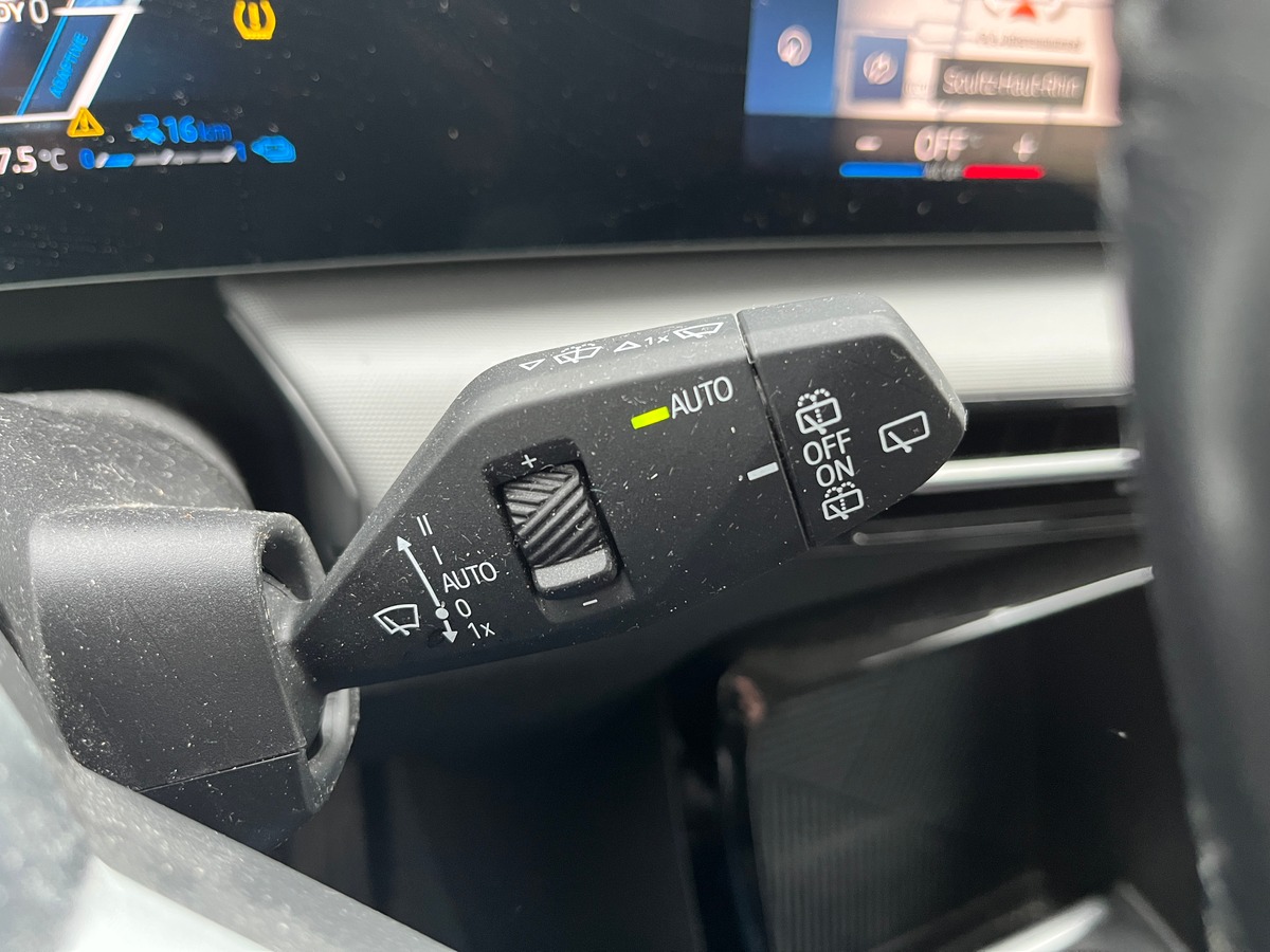 Bmw Série 2 225e Active Tourer XDRIVE, SUIVI COMPLET BMW, ATTELAGE, CAMERA, PARK ASSIST