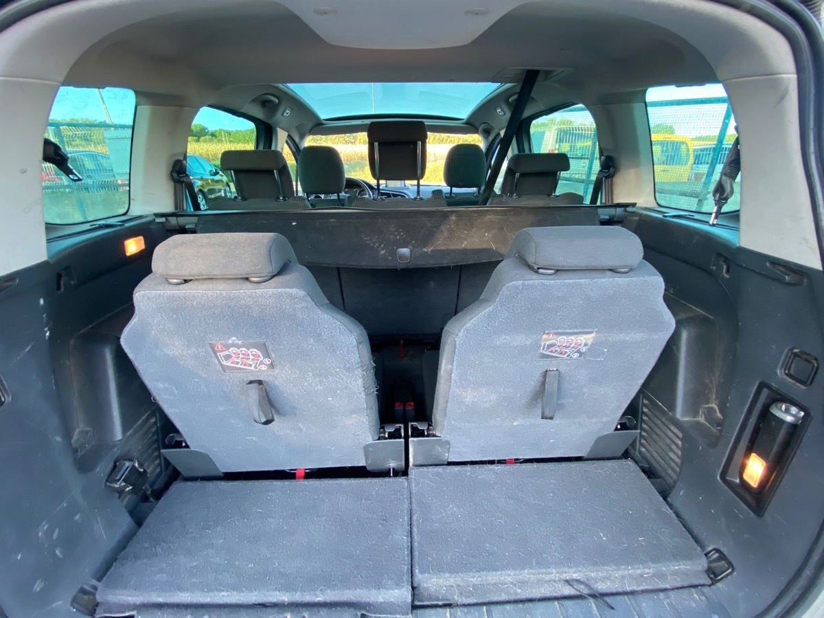 Peugeot 5008 1.6 hdi 112cv 7 places 199050km