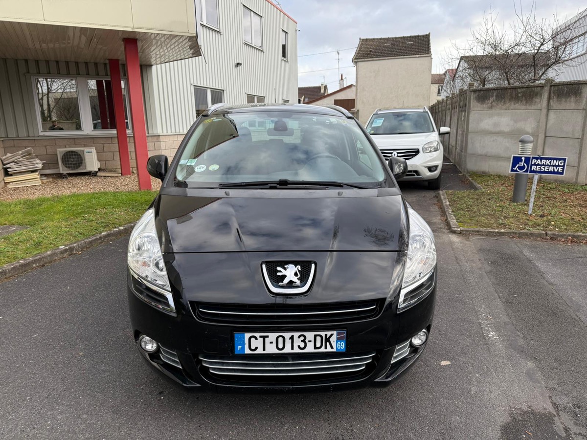 Peugeot 5008 1.6 HDI 115 CV style 7 places 1er main 4X CBLeu