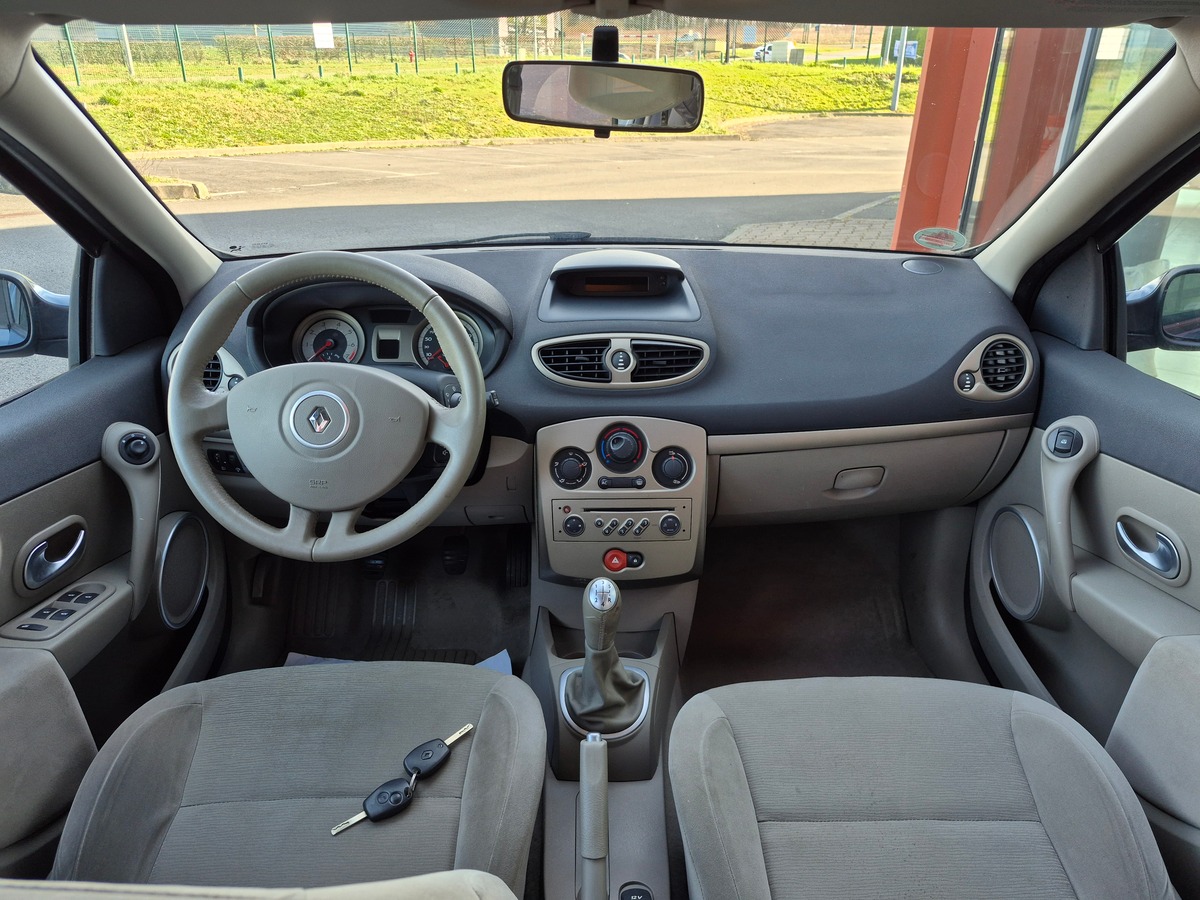 RENAULT Clio III PRIVILEGE BR1B