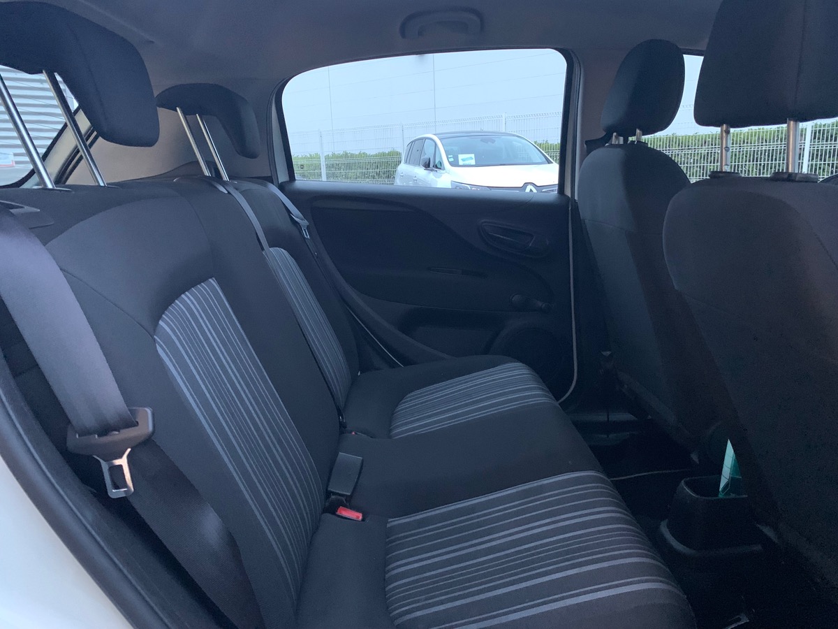 Fiat Punto 69 ch | Radio CD MP3 | Vitres avant électriques | Airbags | ABS | Commandes Radio volant