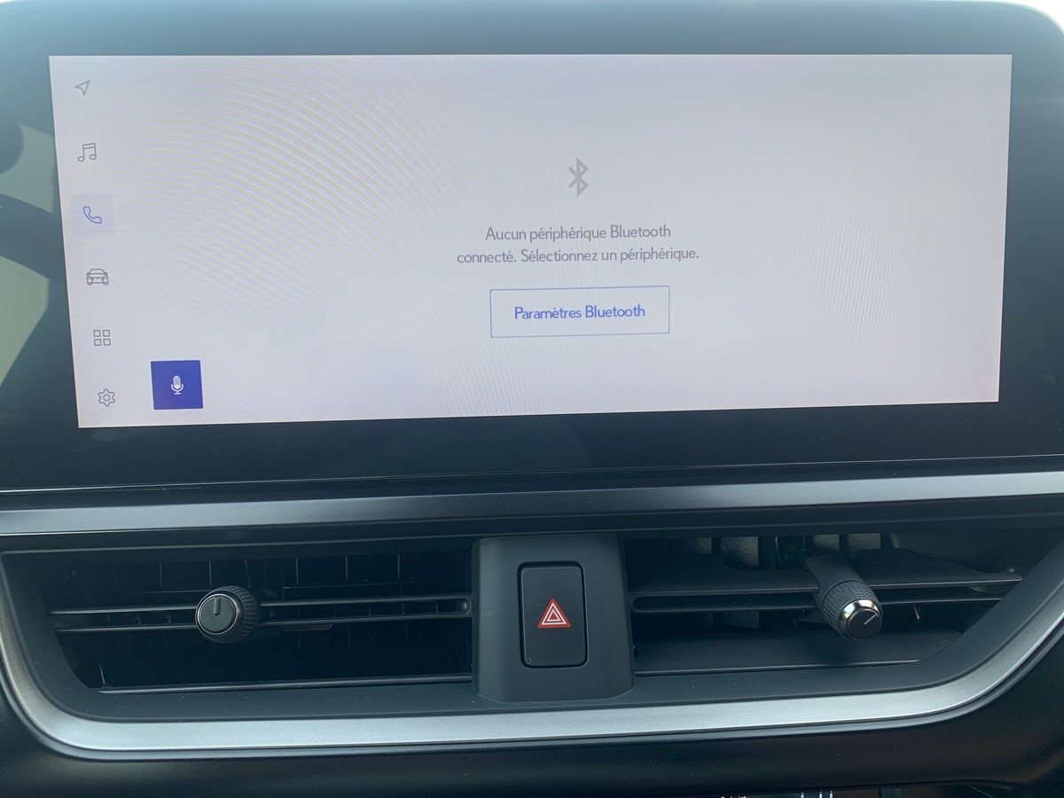 Lexus UX 250 | 185 ch | Luxe Techno | Contrôle angles morts | Caméra recul | Hayon électrique