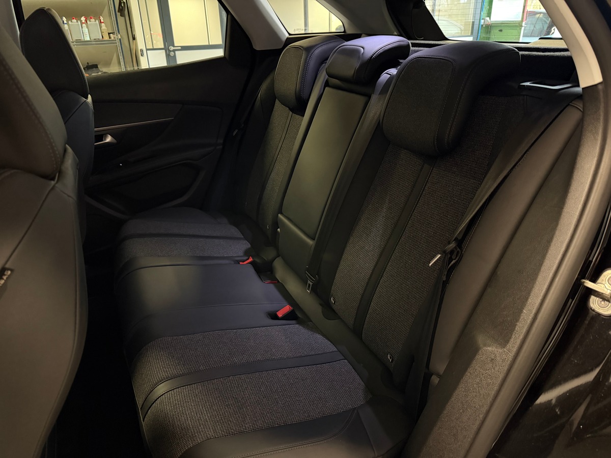 Peugeot 3008 1.5 hdi Allure Cock Pit / Hayon Electrique / Carplay Android / Caméra de Recul