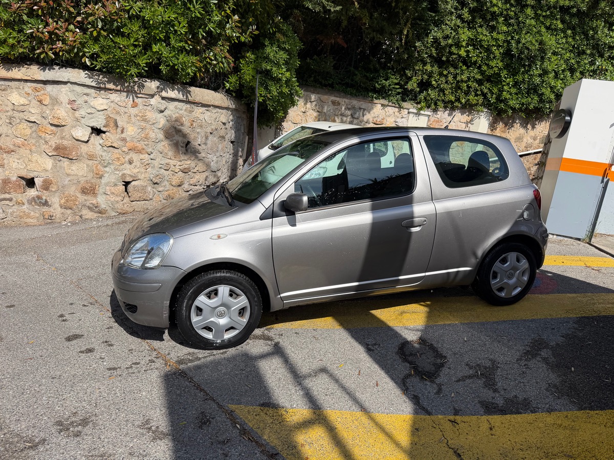Toyota Yaris VVTI 1.0 65 CV / Boîte auto / 1 er Main / KM réel
