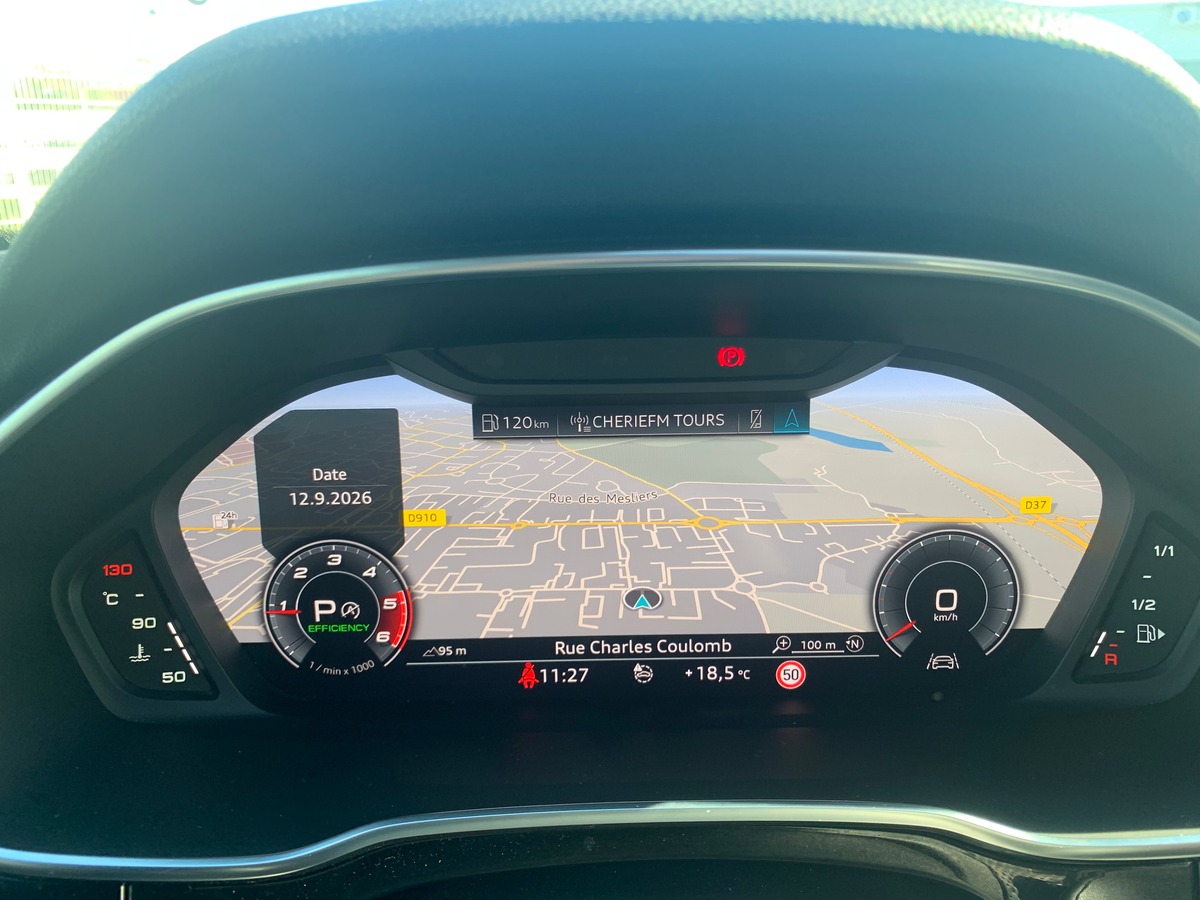 Audi Q3 150 ch | S line | Toit ouvrant | Caméra de recul | Apple car play | Attelage | Régulateur