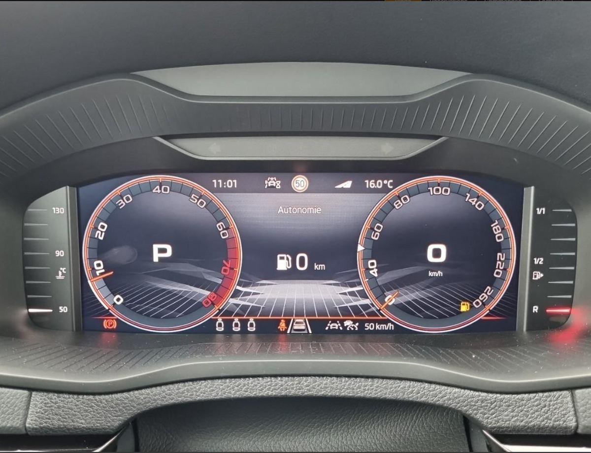 Skoda Karoq 1.5 tsi 150 sportline dsg7