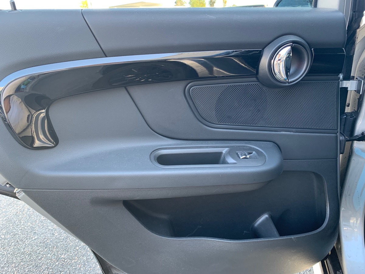 Mini Countryman 136 ch | Cooper Essential | Radars de stationnement avant / arrière | JA 18" design