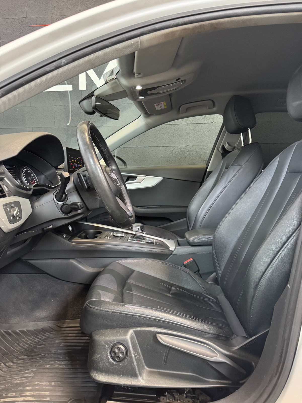 Audi A4 Avant 3.0 V6 TDI 218 S TRONIC BVA7 Quattro Design