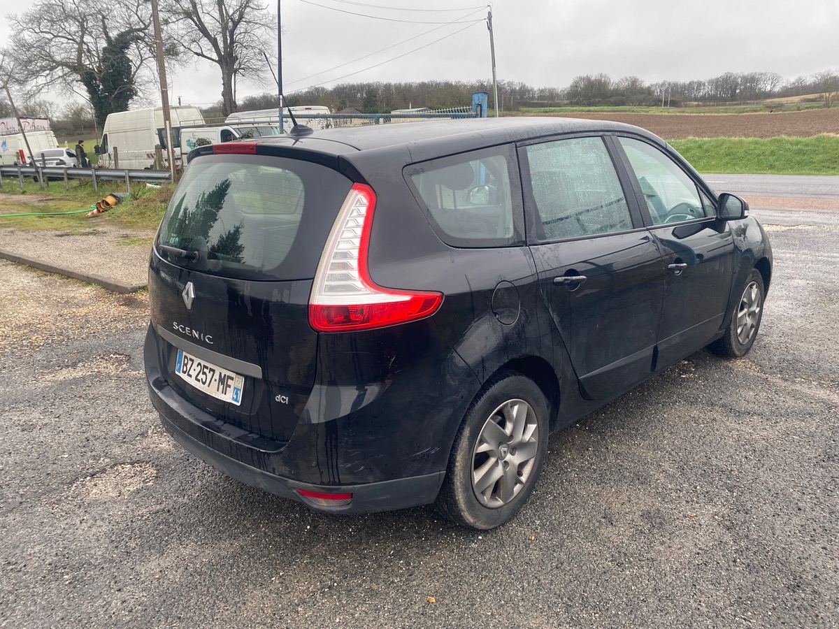RENAULT Grand Scenic 1.5 dci 110cv 7 places 4990eu
