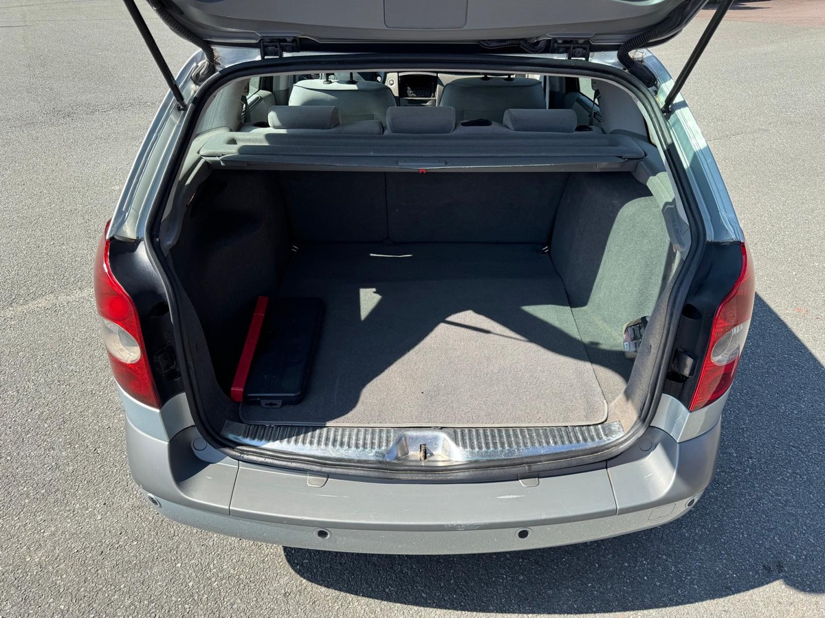 RENAULT Laguna 2.0 IDE 140 - BREAK PRIVILEGE - DISTRIBUTION NEUVE - GARANTIE