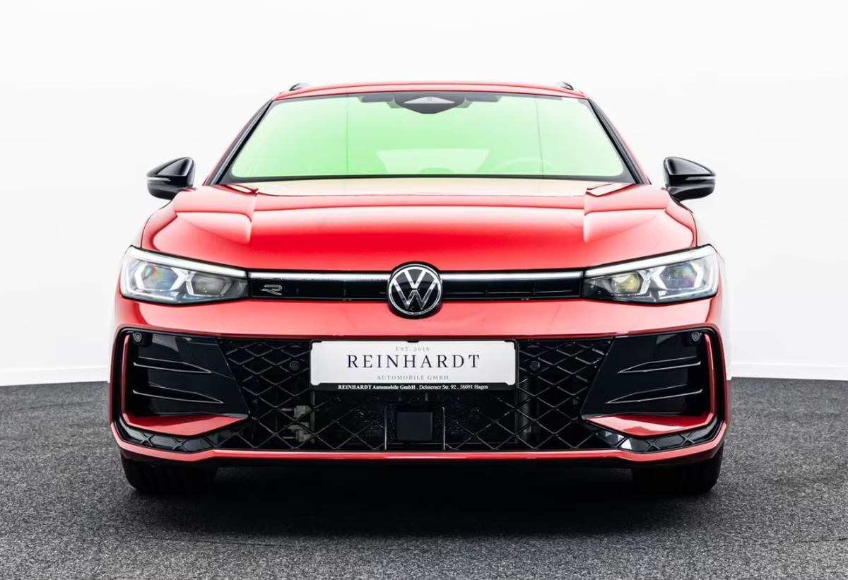 Volkswagen Passat SW VIII 2.0 TDI EVO 200ch R-Line 4Motion DSG7/Chili Red/Attelage/Matrix