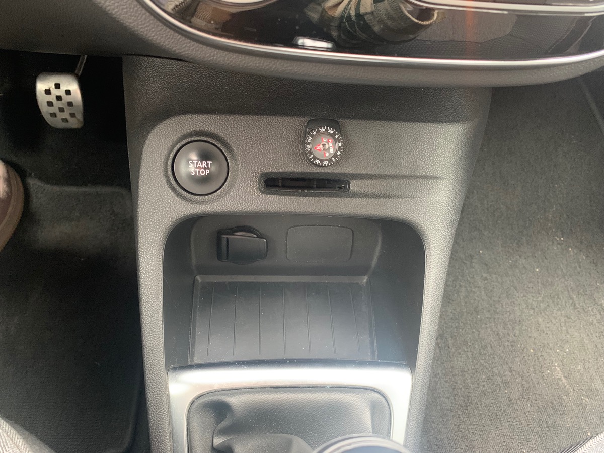 RENAULT Captur 90 ch | Intens | Pack City Plus | Roue secours galette | GPS | Système accès sans clé