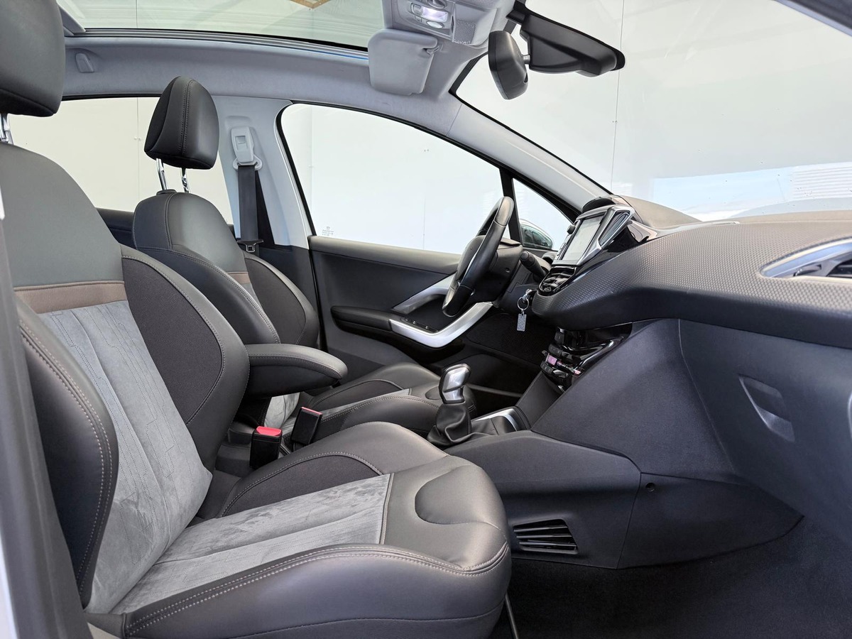 Peugeot 208 1.6 Bluehdi 100 Feline