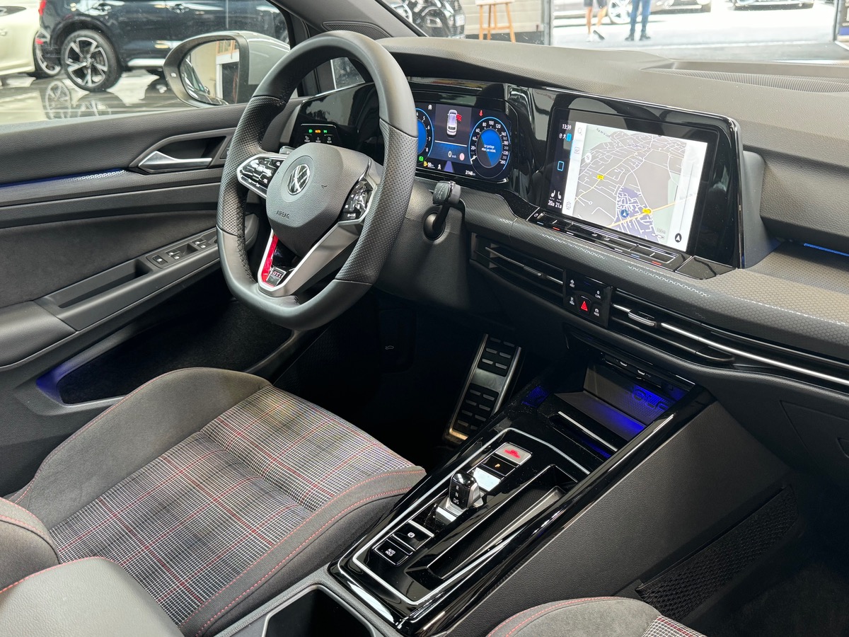 Volkswagen Golf VIII GTI 2.0L TSi 245CV DSG7 - GARANTIE VW - TO/CARPLAY/SIEGES CHAUFFANTS