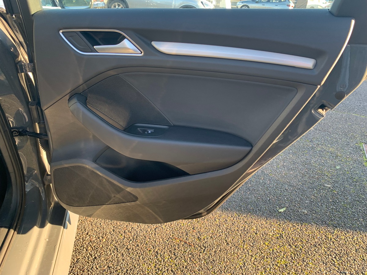 Audi A3 Berline 150 ch | Pack S-Line extérieur | Caméra recul | Clim automatique | Jantes Alu 18''
