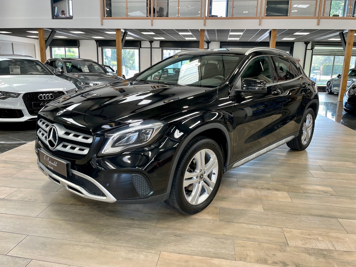 Mercedes-Benz GLA* 220d Sensation 4Matic 7G-DCT c