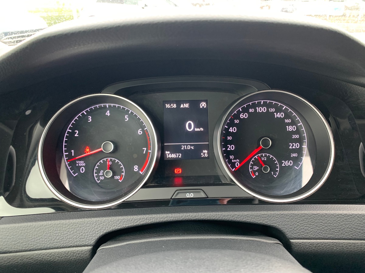 Volkswagen Golf 125 | Sound | Caméra recul | Régulateur | GPS | Apple car play | Attelage amovible