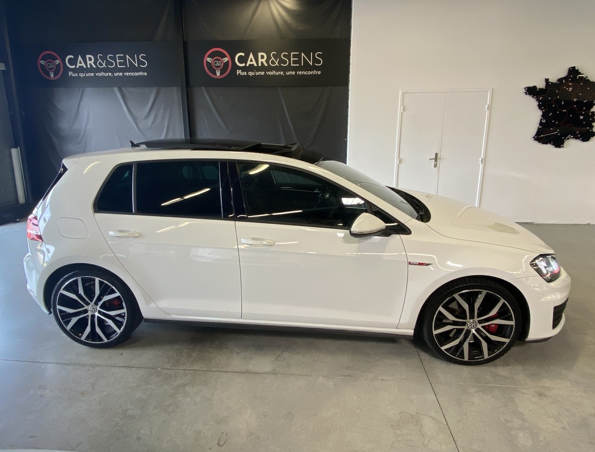Volkswagen Golf VII 2.0 TSI 230ch GTI PERFORMANCE DSG6 5P / DCC / TO PANO / ACC / DYNAUDIO / CARPLAY