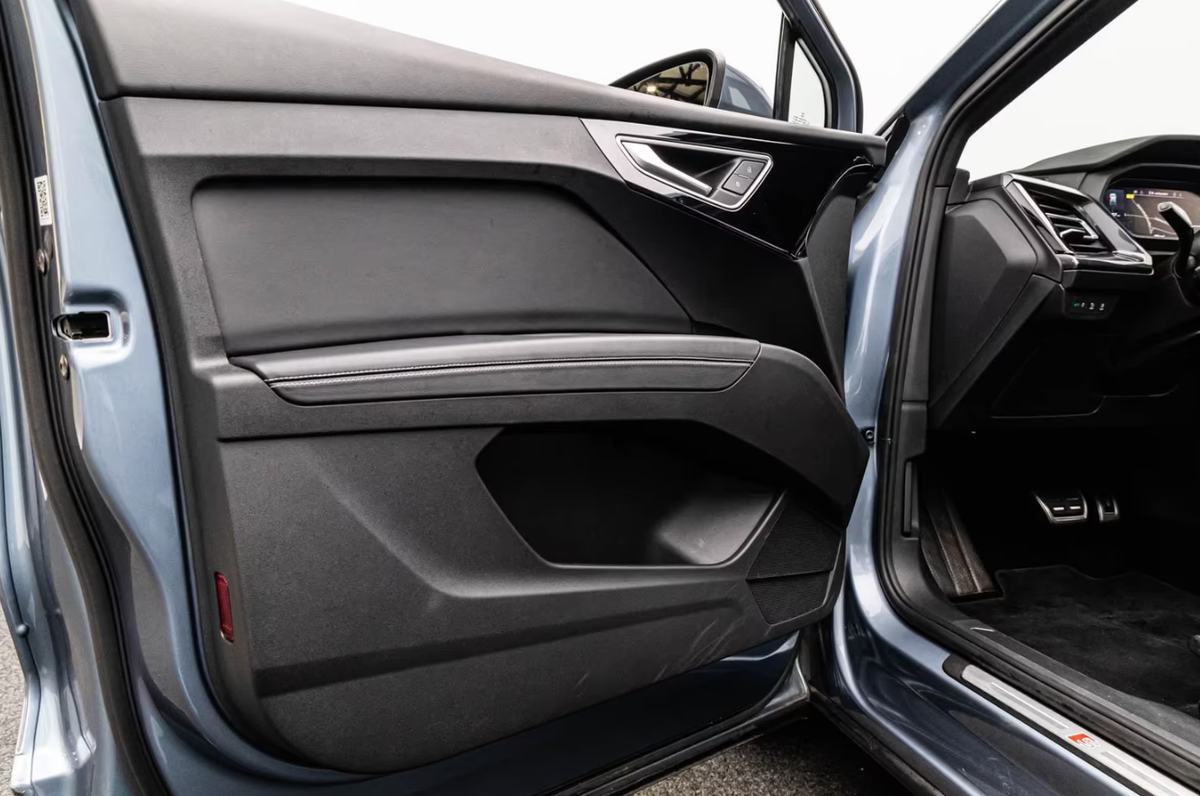 Audi Q4 e-tron 45 e-tron 265ch quattro S line/Toit ouvrant/Attelage